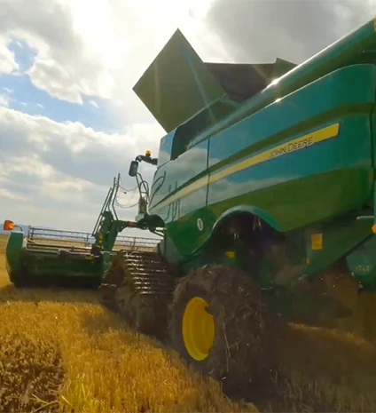 John Deere S780 — Product Film